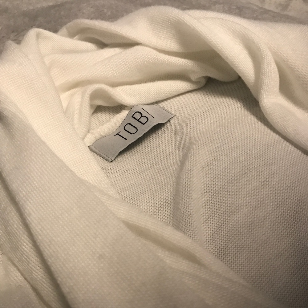 TOBI LIGHTWEIGHT COWL NECK WHITE LONG SLEEVE WRAP